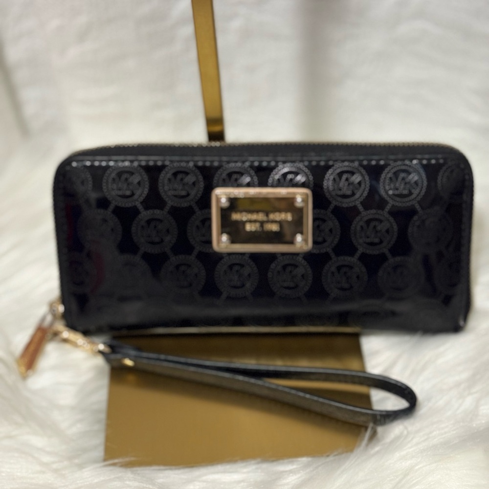 Michael Kors Black Patent Wristlet